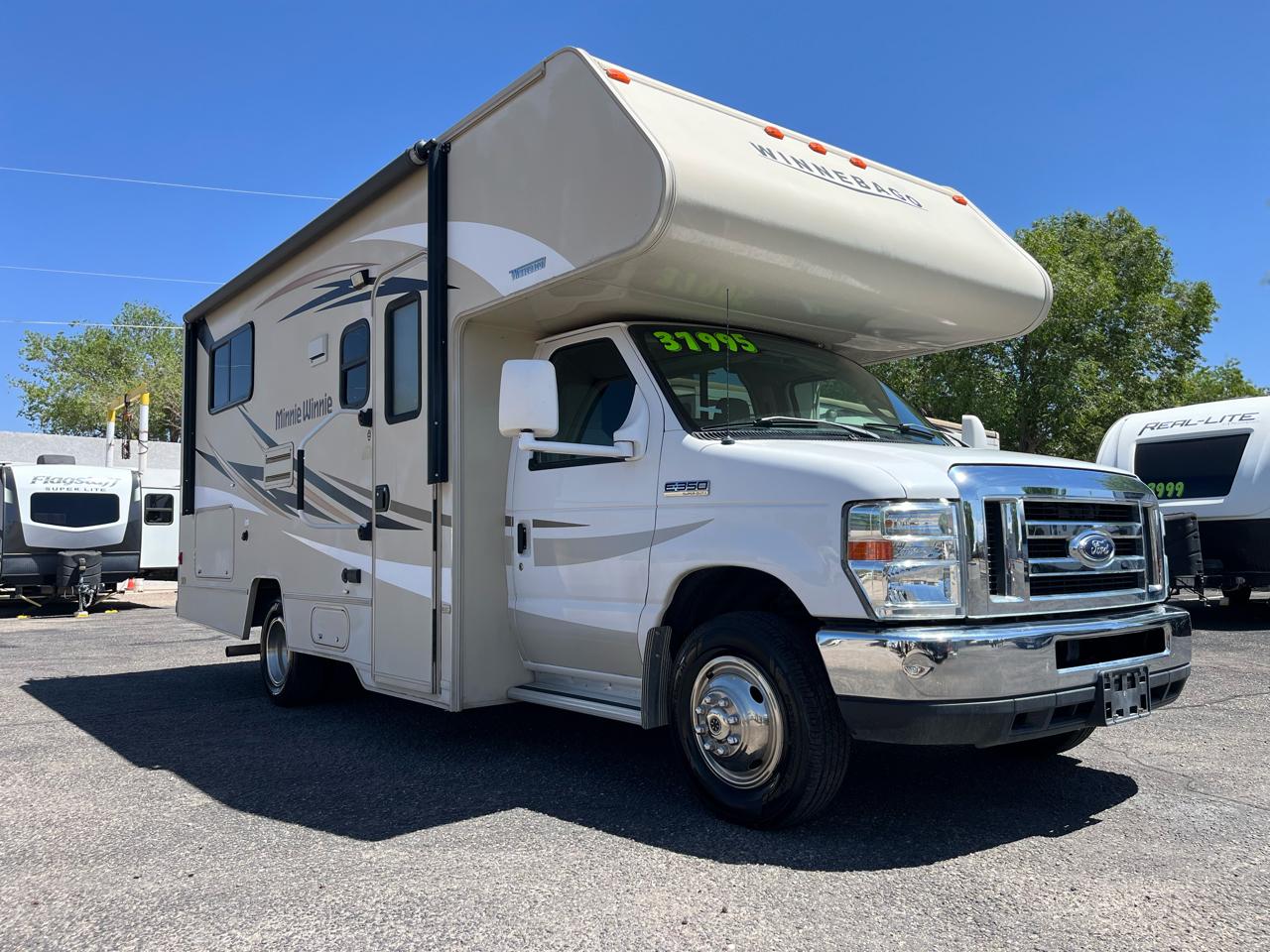 Winnebago Minnie Winnie  2017