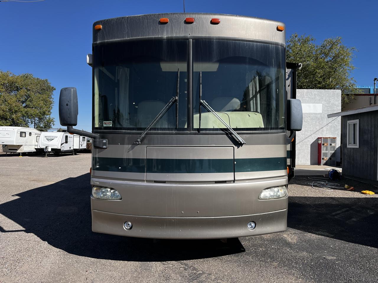 Winnebago Journey  2004
