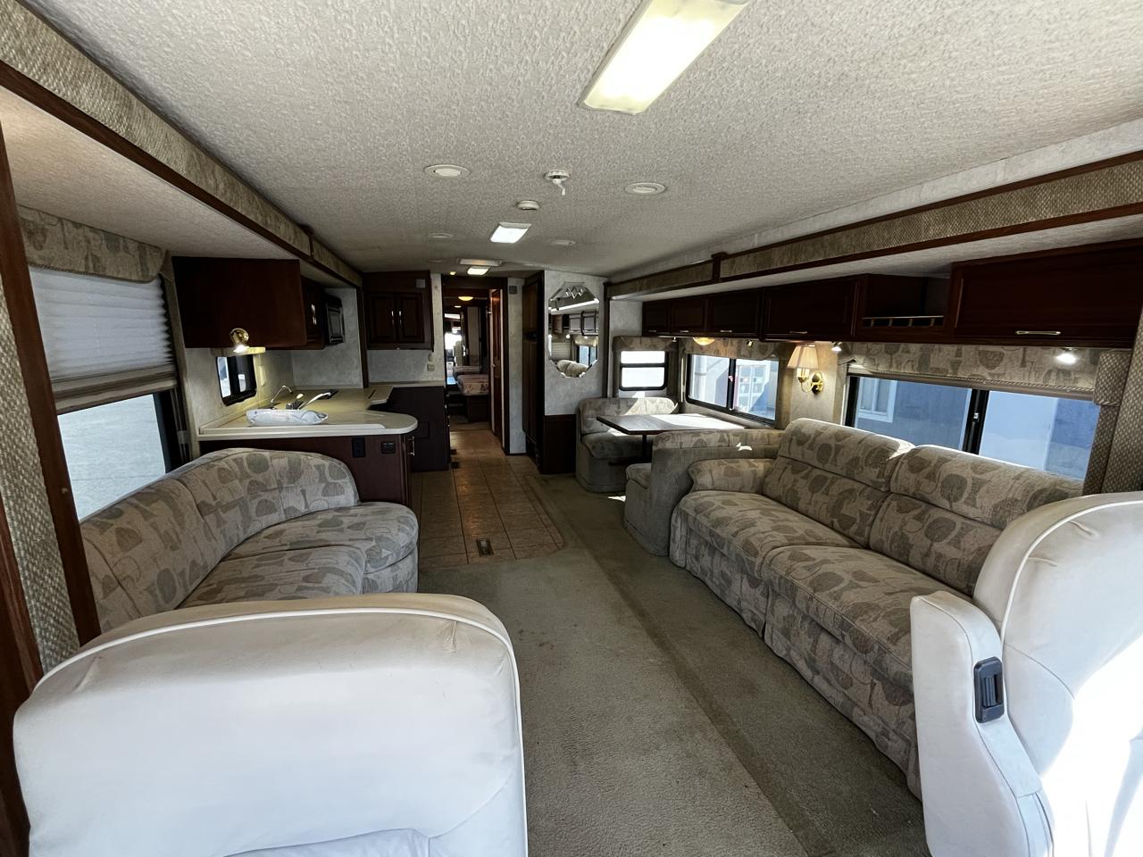 Winnebago Journey  2004