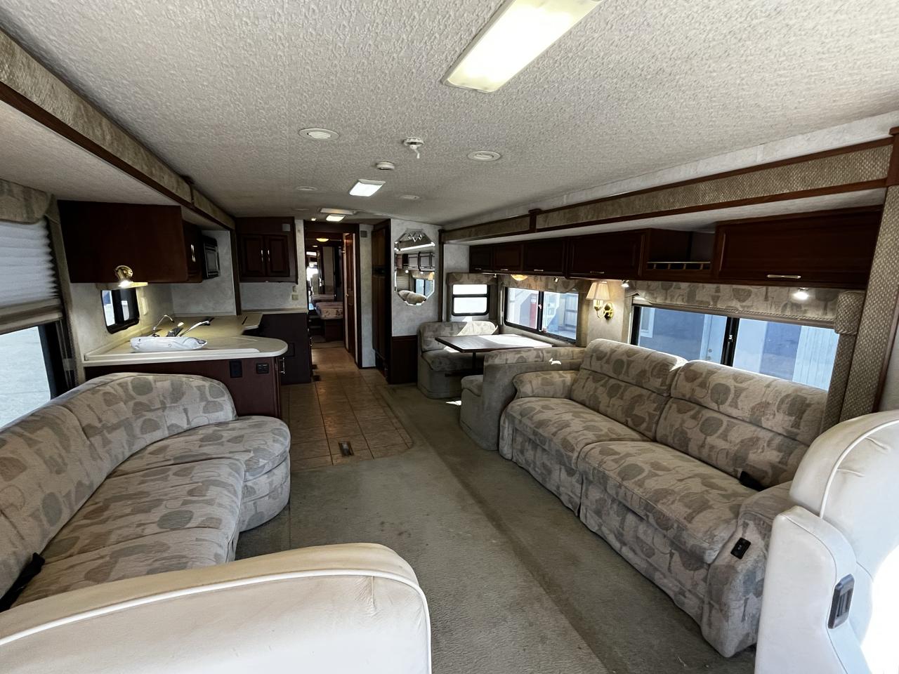 Winnebago Journey  2004