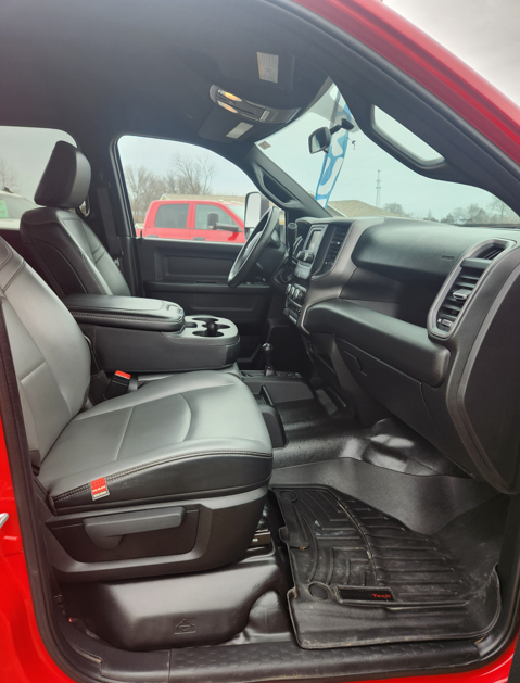 RAM 3500 Tradesman Crew Cab 4WD DRW 2022