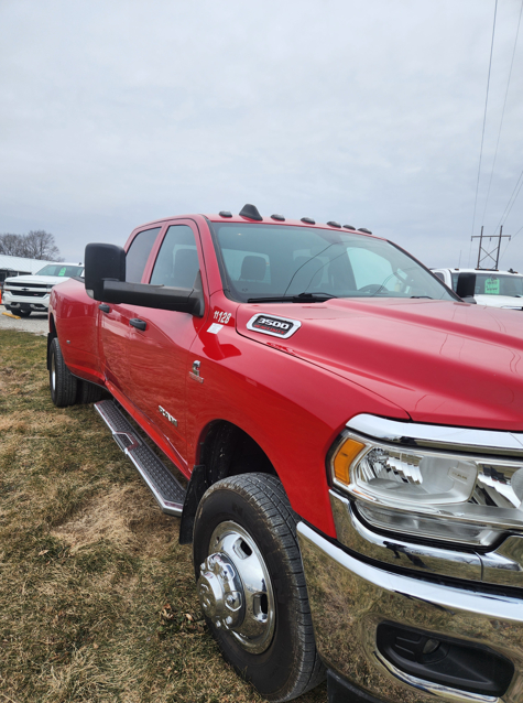 RAM 3500 Tradesman Crew Cab 4WD DRW 2022