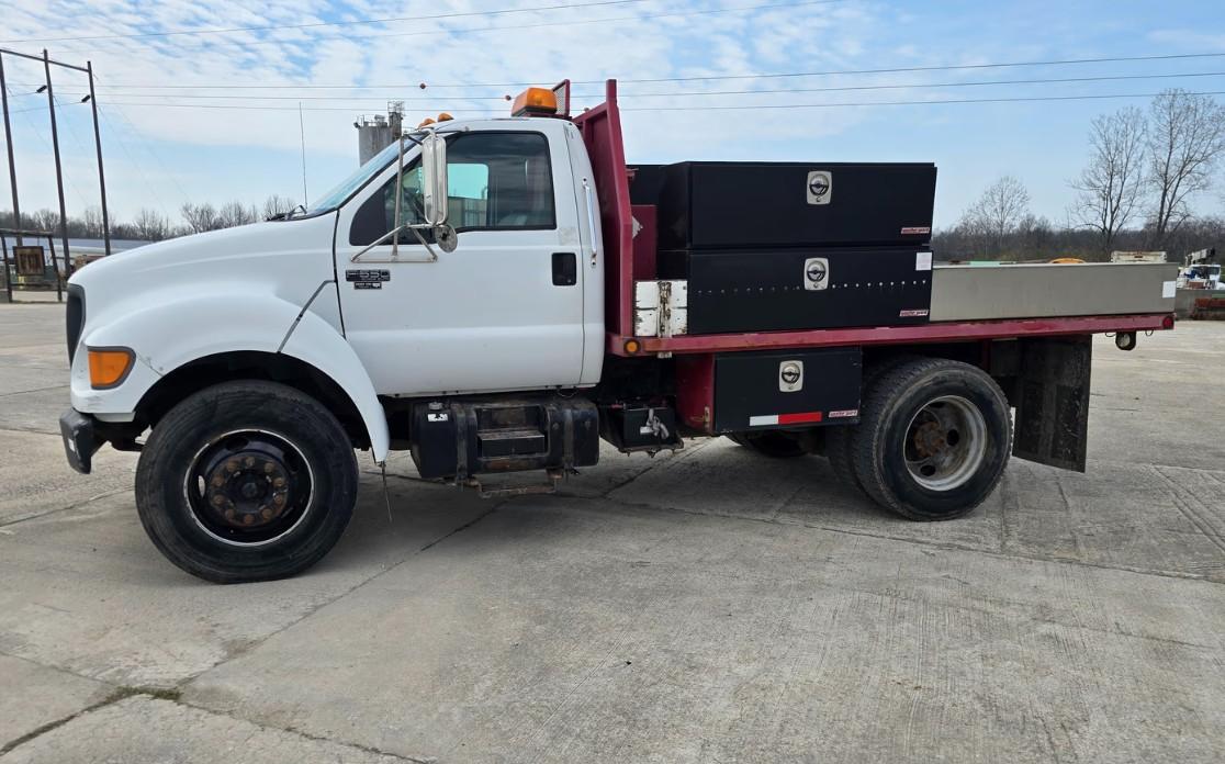 Ford F-650 Regular Cab 2WD DRW 2000