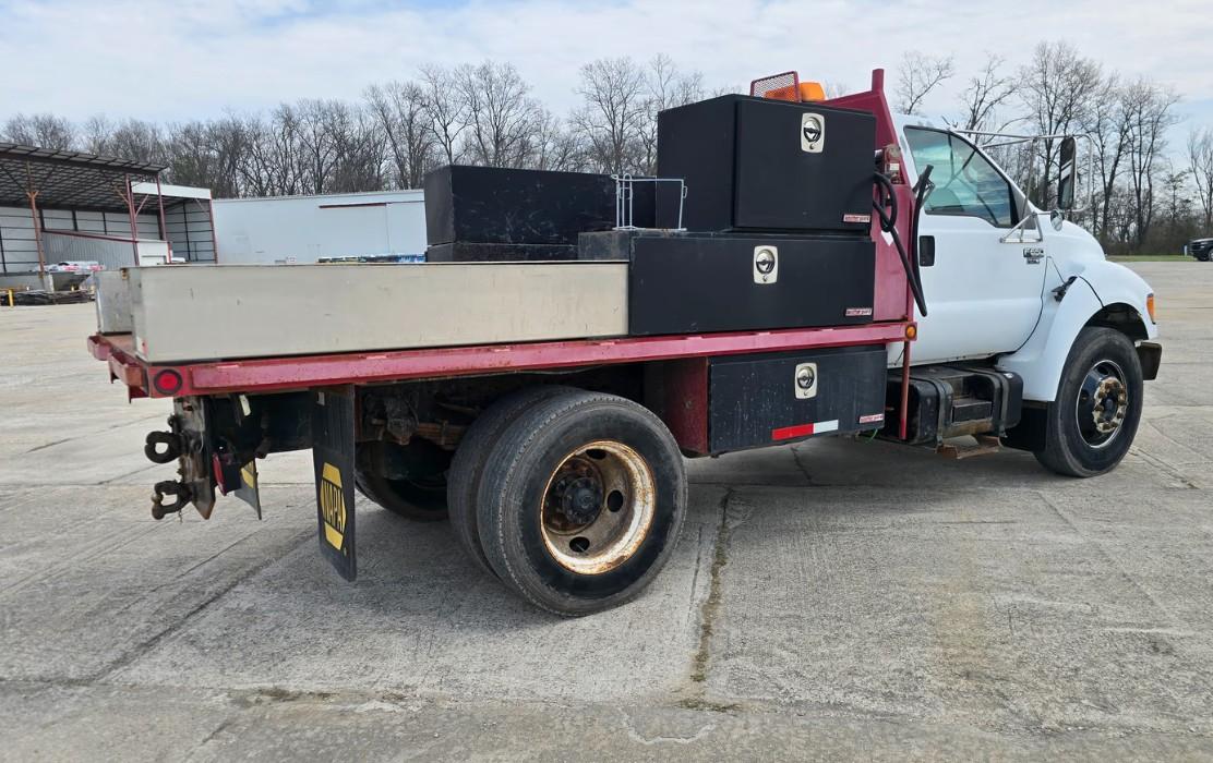 Ford F-650 Regular Cab 2WD DRW 2000