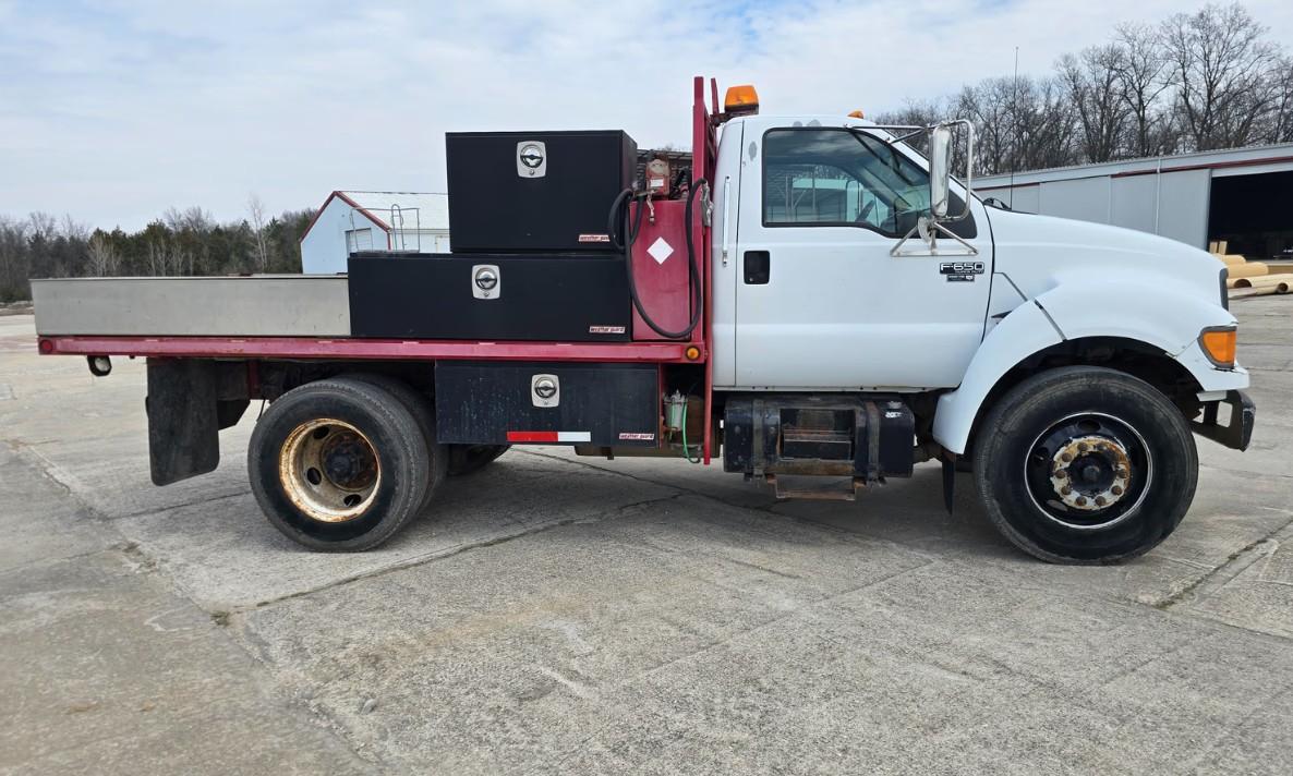 Ford F-650 Regular Cab 2WD DRW 2000