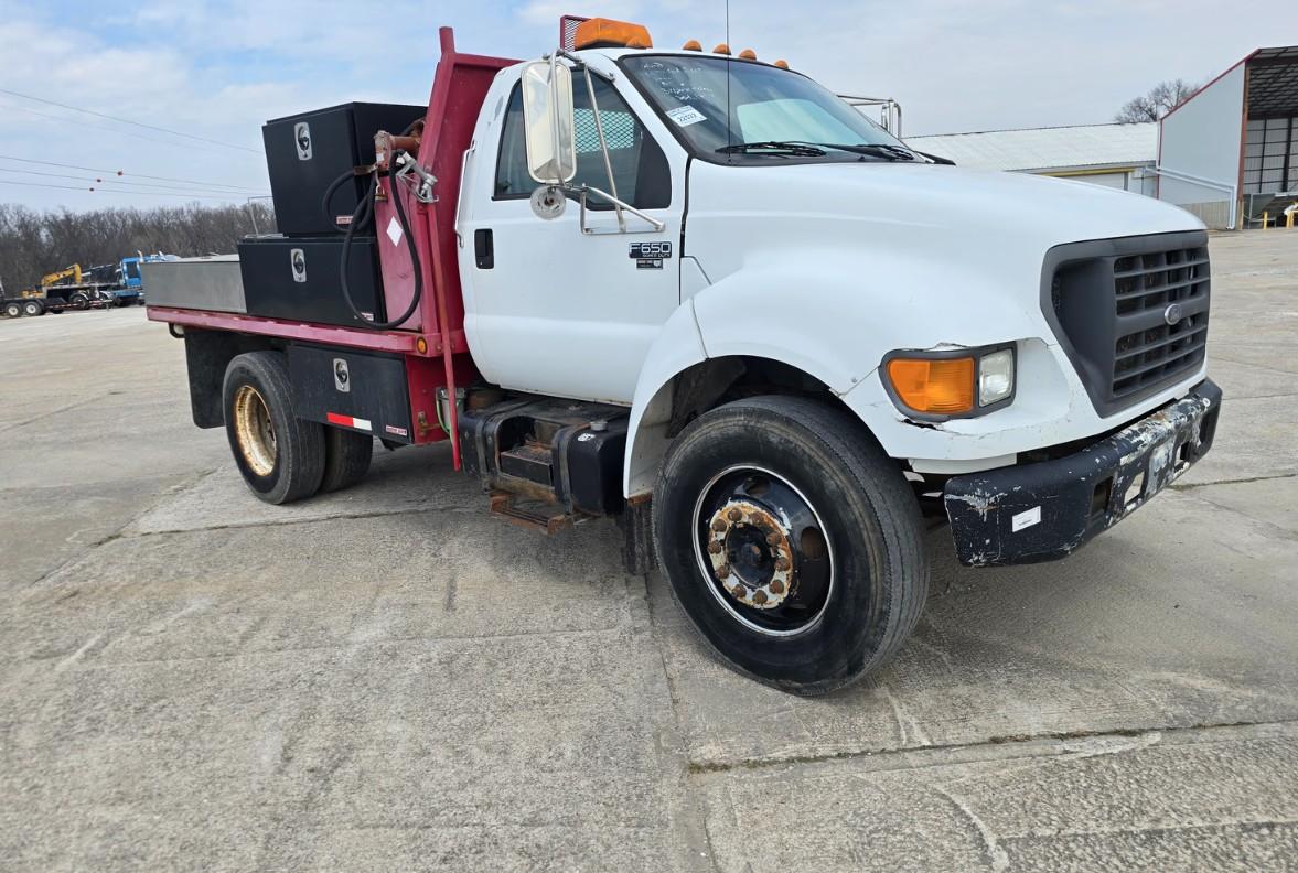 Ford F-650 Regular Cab 2WD DRW 2000