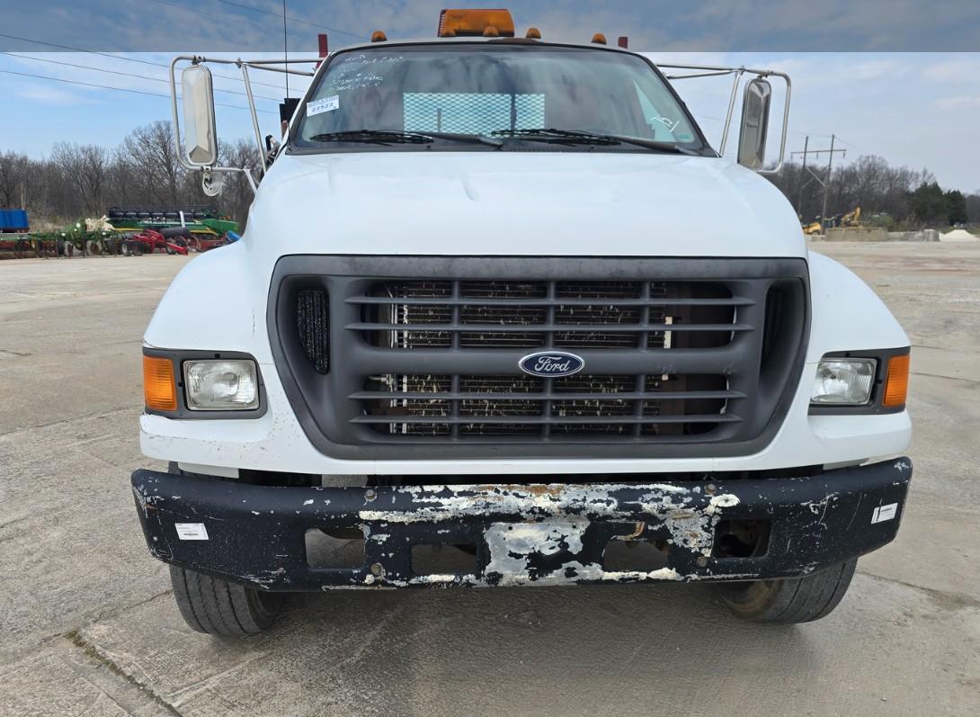 Ford F-650 Regular Cab 2WD DRW 2000