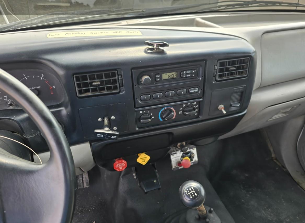 Ford F-650 Regular Cab 2WD DRW 2000
