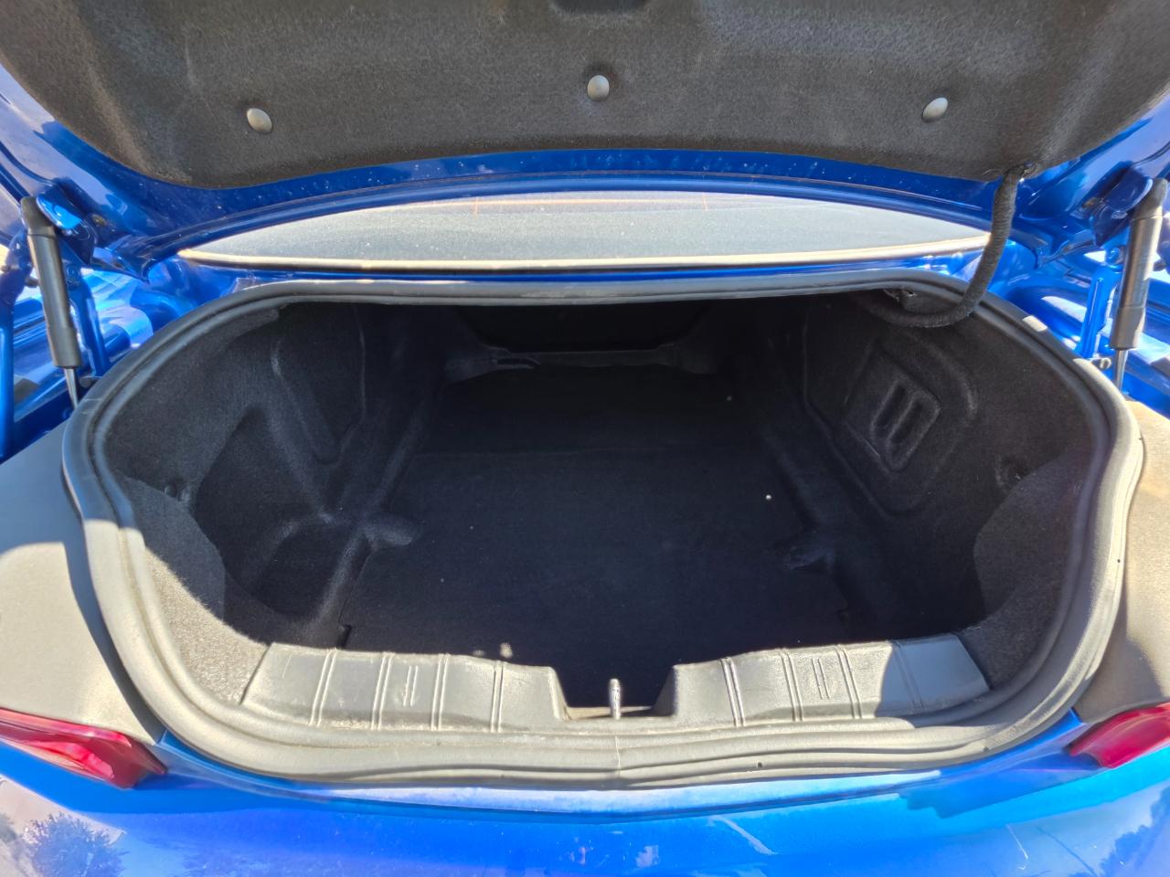 2018 Chevrolet Camaro 1LT - Photo 11