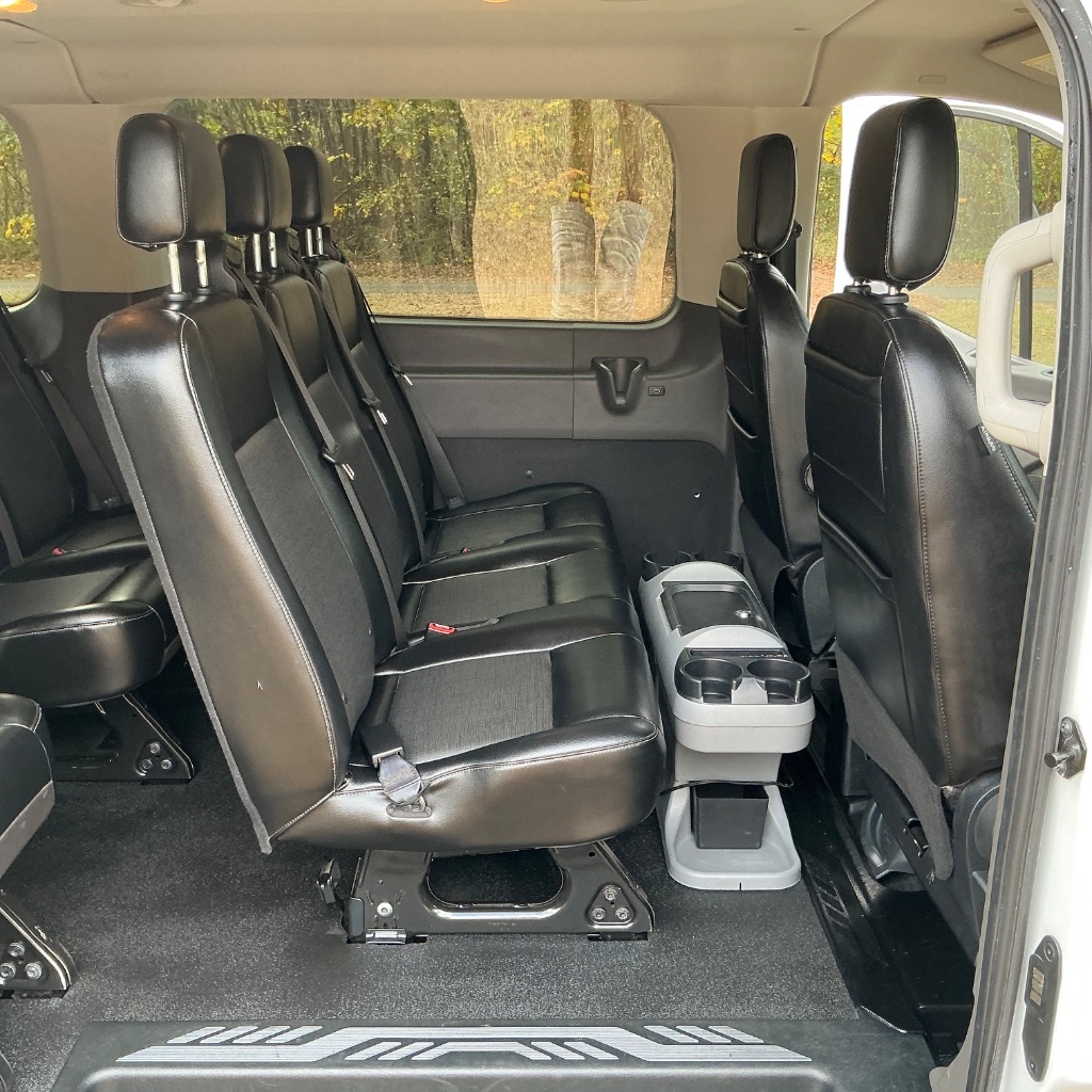 Ford Transit 350 Wagon Low Roof XL w/Sliding Pass. 148-in. WB 2020