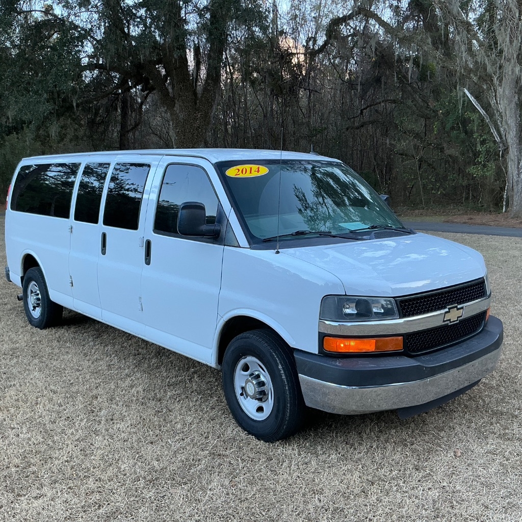 2014 Chevrolet Express Passenger LS's photo