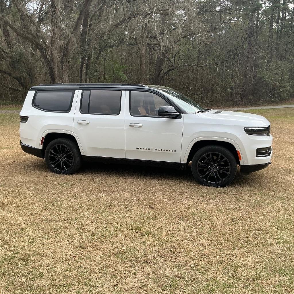Jeep Grand Wagoneer Series III 4WD 2024