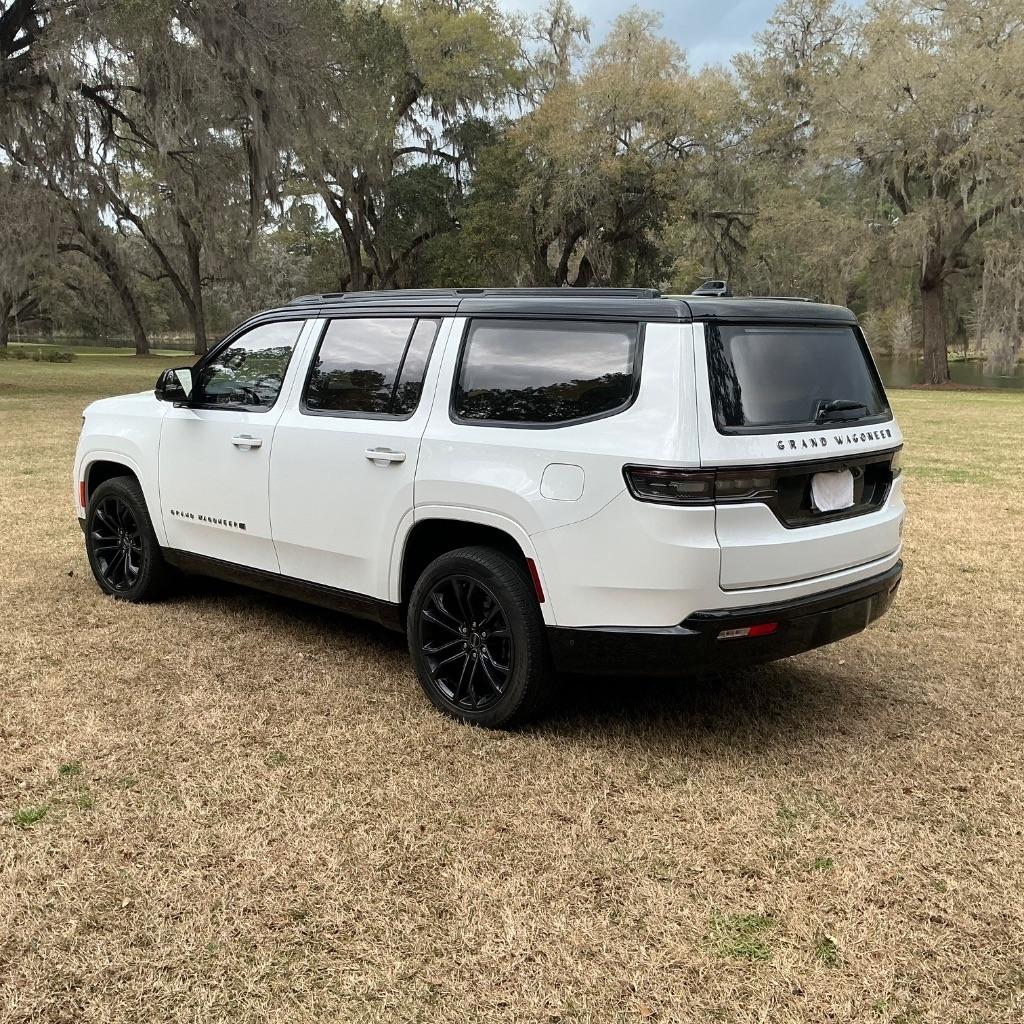 Jeep Grand Wagoneer Series III 4WD 2024