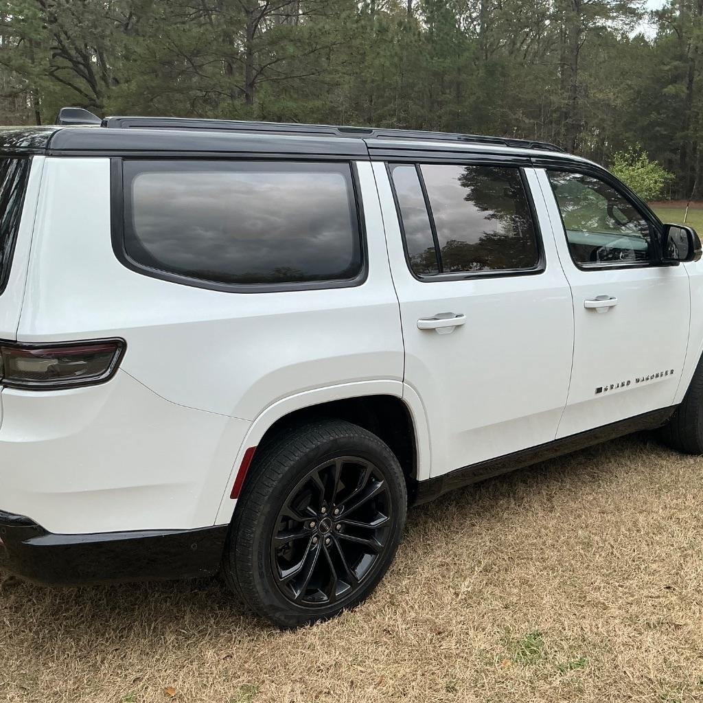 Jeep Grand Wagoneer Series III 4WD 2024