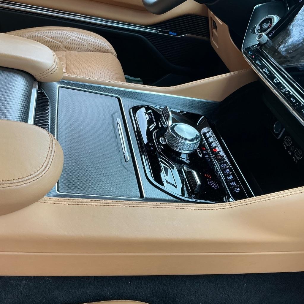 Jeep Grand Wagoneer Series III 4WD 2024