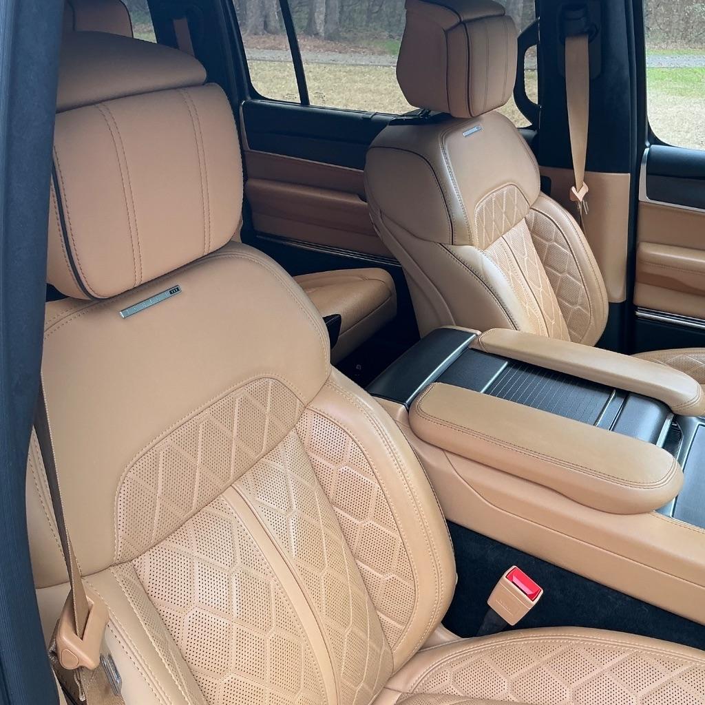 Jeep Grand Wagoneer Series III 4WD 2024