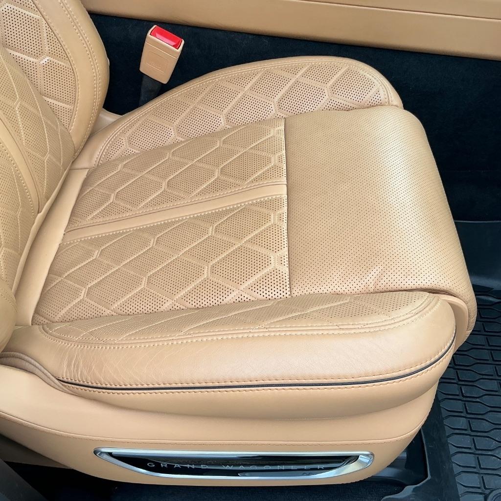 Jeep Grand Wagoneer Series III 4WD 2024