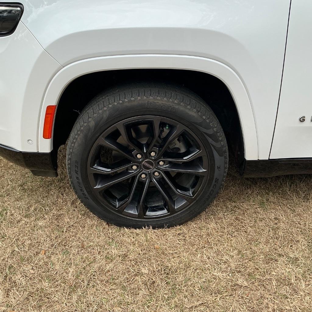 Jeep Grand Wagoneer Series III 4WD 2024