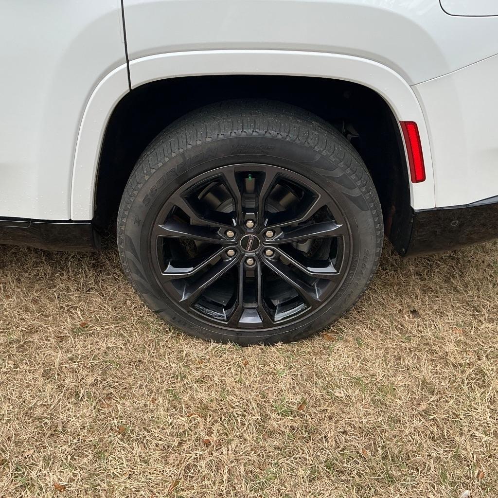 Jeep Grand Wagoneer Series III 4WD 2024