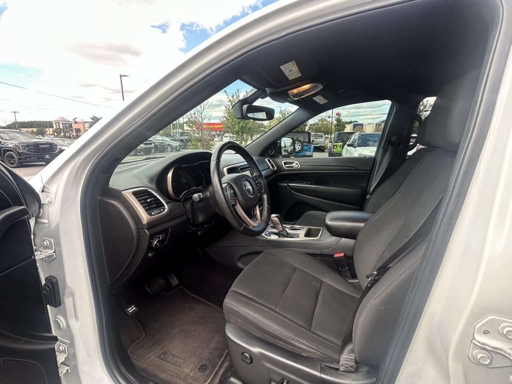 Jeep Grand Cherokee Laredo 2WD 2017 Jeep Grand Cherokee Laredo 2WD 2017