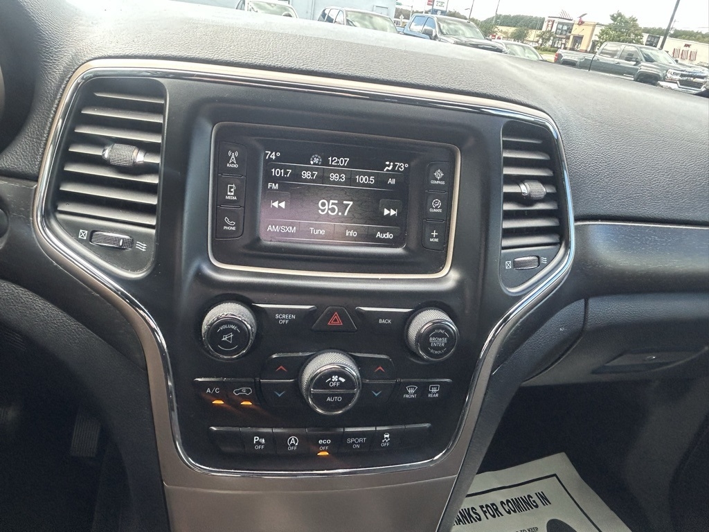 Jeep Grand Cherokee Laredo 2WD 2017 Jeep Grand Cherokee Laredo 2WD 2017