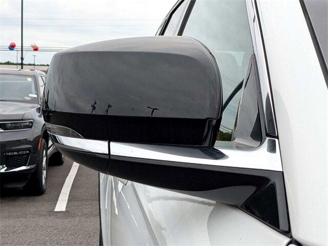 Jeep Grand Cherokee Limited 2WD 2023 Jeep Grand Cherokee Limited 2WD 2023