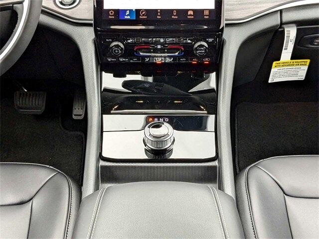 Jeep Grand Cherokee Limited 2WD 2023 Jeep Grand Cherokee Limited 2WD 2023