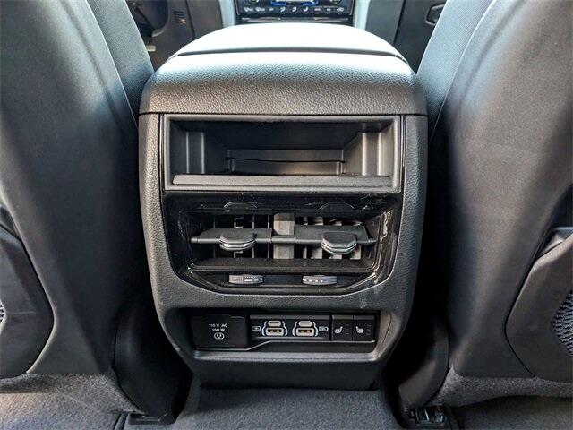 Jeep Grand Cherokee Limited 2WD 2023 Jeep Grand Cherokee Limited 2WD 2023