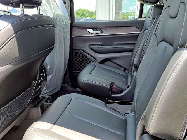 Jeep Grand Cherokee L Limited 2WD 2023 Jeep Grand Cherokee L Limited 2WD 2023