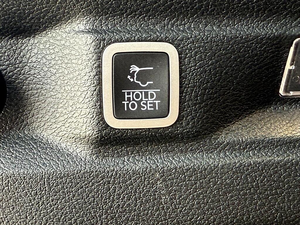 Jeep Grand Cherokee L Limited 2WD 2023 Jeep Grand Cherokee L Limited 2WD 2023