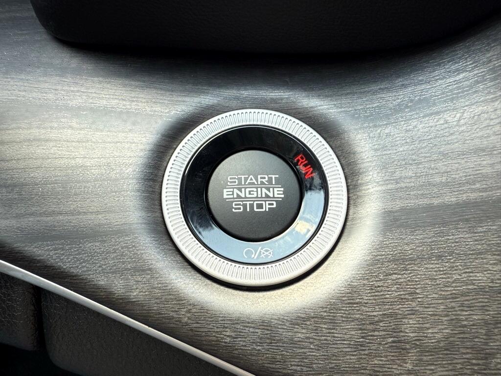 Jeep Grand Cherokee L Limited 2WD 2023 Jeep Grand Cherokee L Limited 2WD 2023