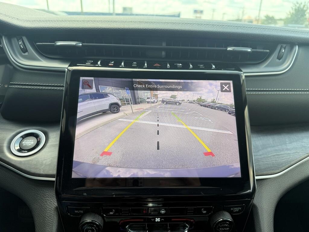 Jeep Grand Cherokee L Limited 2WD 2023 Jeep Grand Cherokee L Limited 2WD 2023