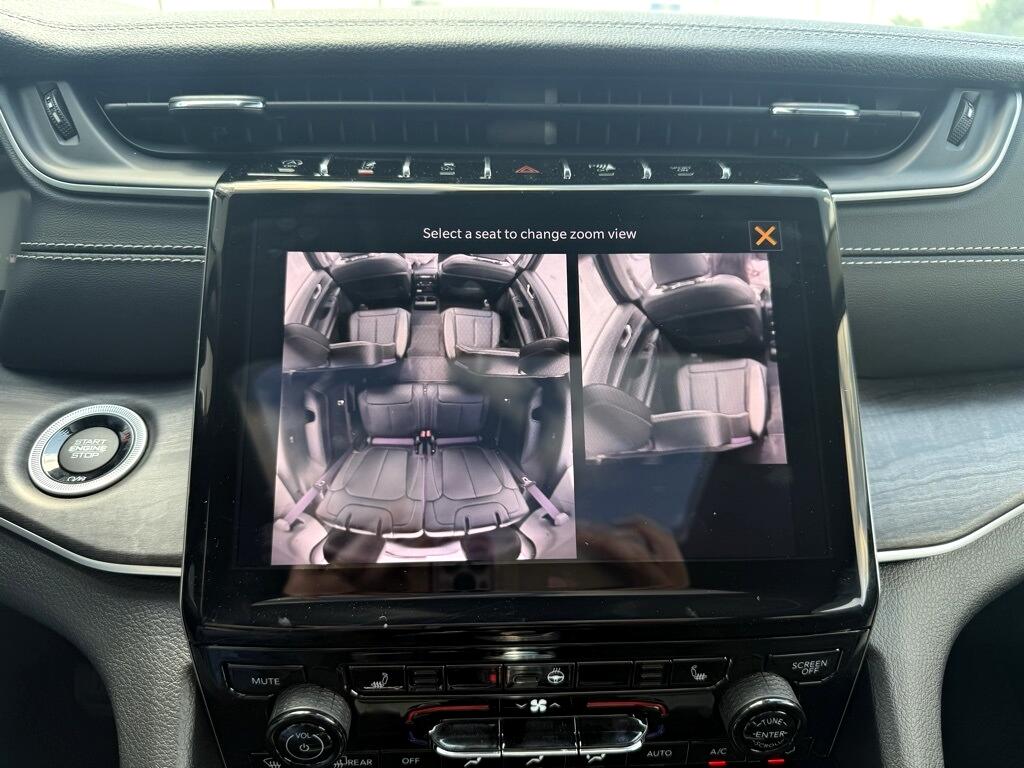 Jeep Grand Cherokee L Limited 2WD 2023 Jeep Grand Cherokee L Limited 2WD 2023