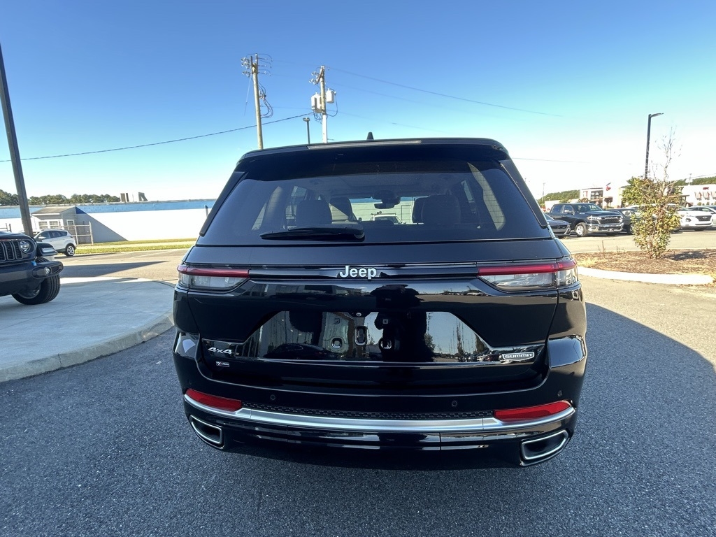 Jeep Grand Cherokee Summit 4WD 2023 Jeep Grand Cherokee Summit 4WD 2023