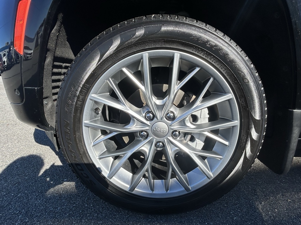 Jeep Grand Cherokee Summit 4WD 2023 Jeep Grand Cherokee Summit 4WD 2023