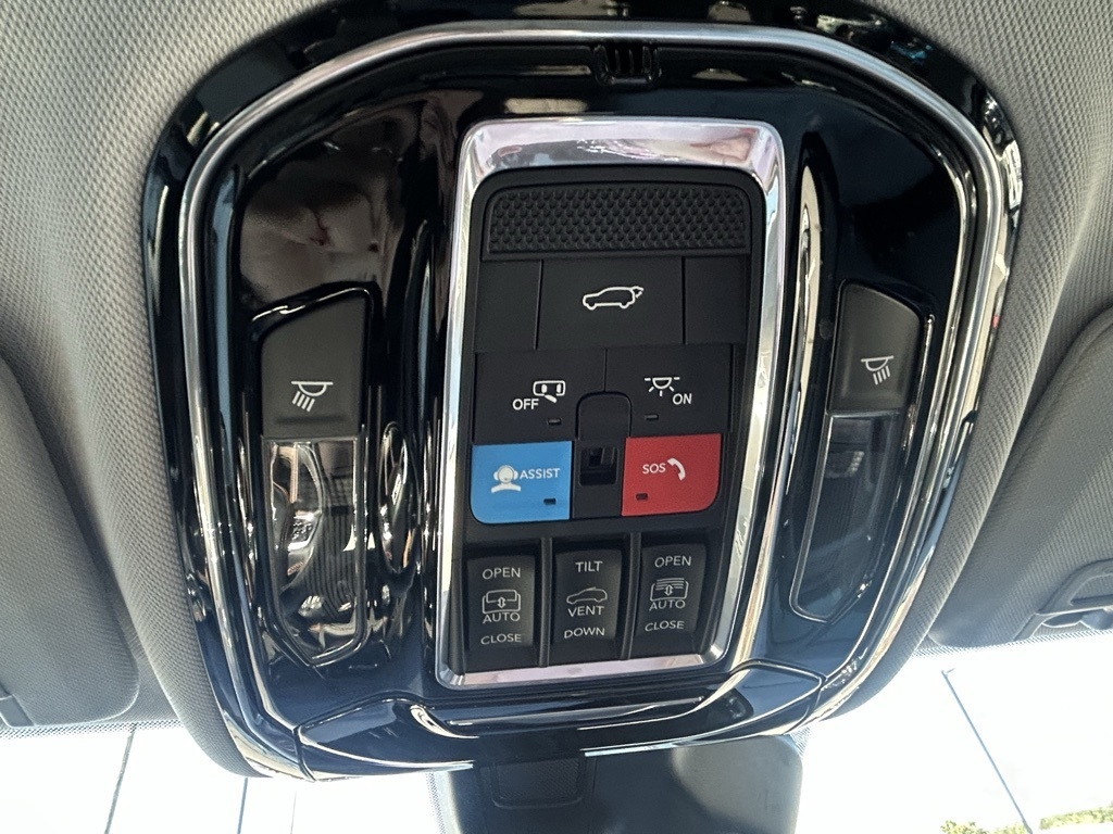 Jeep Grand Cherokee Summit 4WD 2023 Jeep Grand Cherokee Summit 4WD 2023