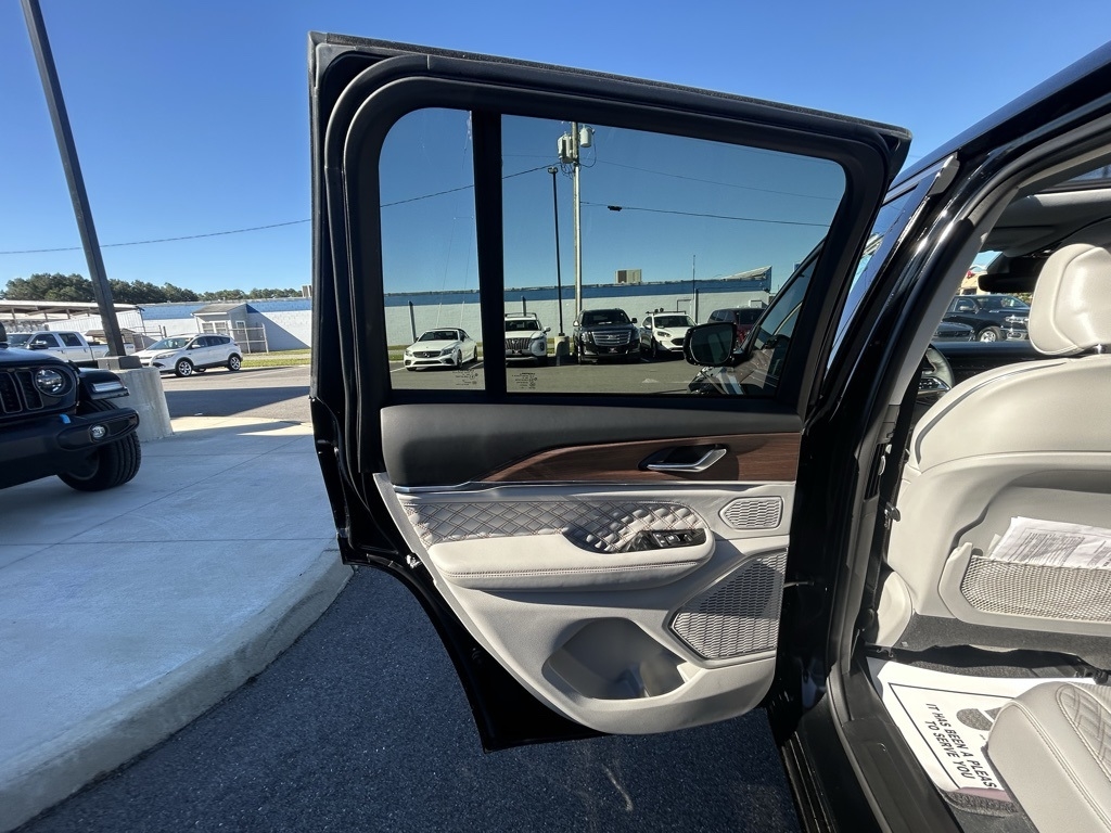 Jeep Grand Cherokee Summit 4WD 2023 Jeep Grand Cherokee Summit 4WD 2023