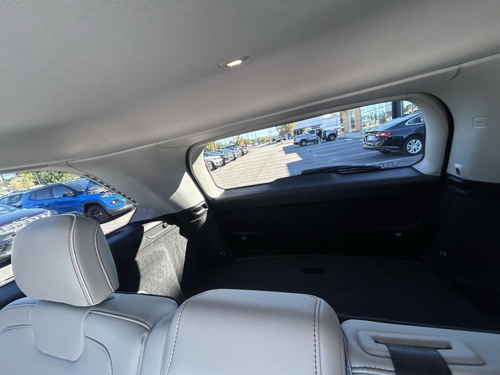 Jeep Grand Cherokee Summit 4WD 2023 Jeep Grand Cherokee Summit 4WD 2023