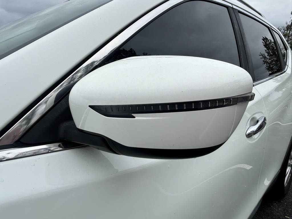 Nissan Rogue SV 2WD 2017 Nissan Rogue SV 2WD 2017