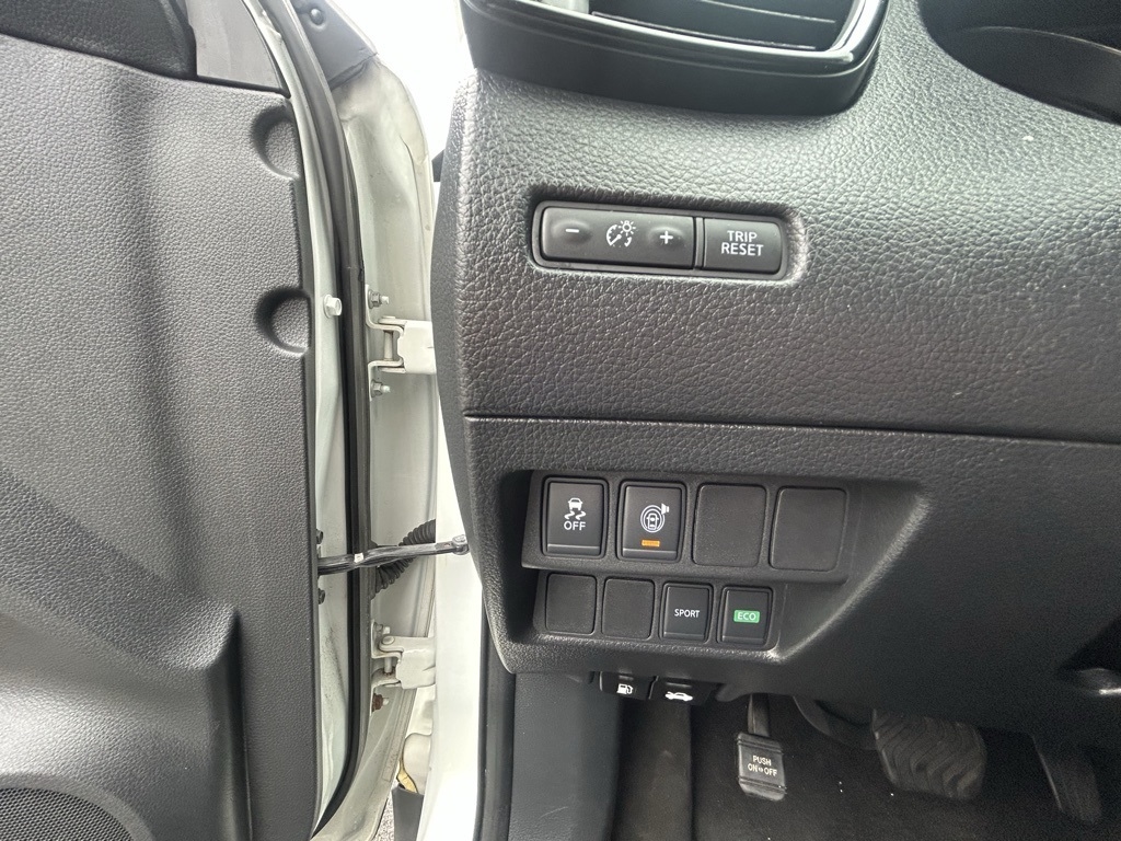 Nissan Rogue SV 2WD 2017 Nissan Rogue SV 2WD 2017