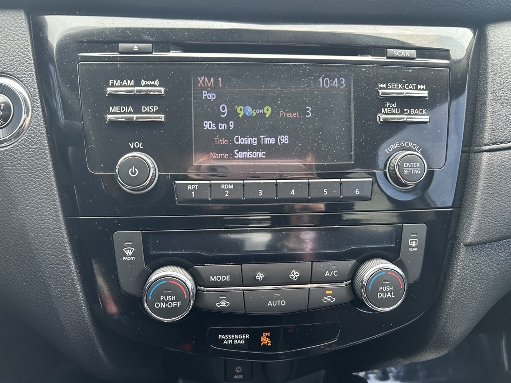 Nissan Rogue SV 2WD 2017 Nissan Rogue SV 2WD 2017