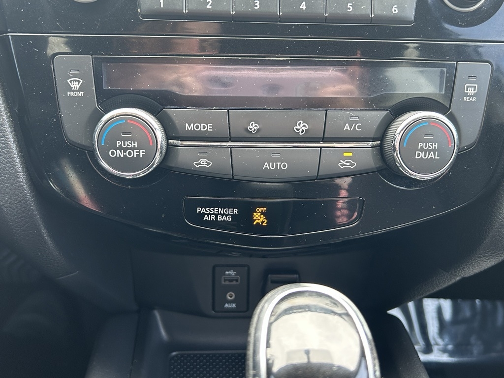 Nissan Rogue SV 2WD 2017 Nissan Rogue SV 2WD 2017