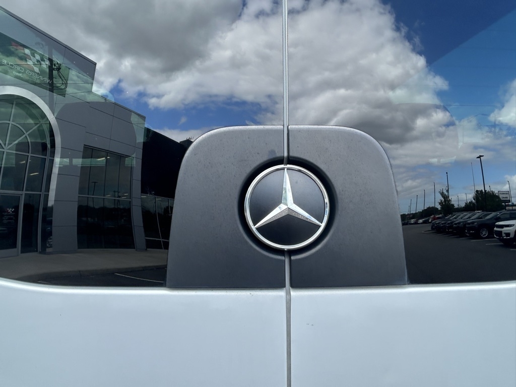 Mercedes-Benz Sprinter 2500 Passenger Van 144-in. WB 2016 Mercedes-Benz Sprinter 2500 Passenger Van 144-in. WB 2016