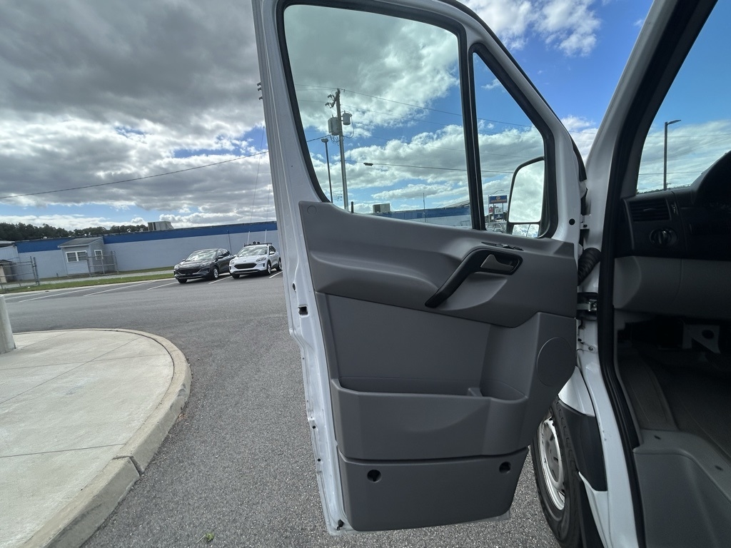 Mercedes-Benz Sprinter 2500 Passenger Van 144-in. WB 2016 Mercedes-Benz Sprinter 2500 Passenger Van 144-in. WB 2016