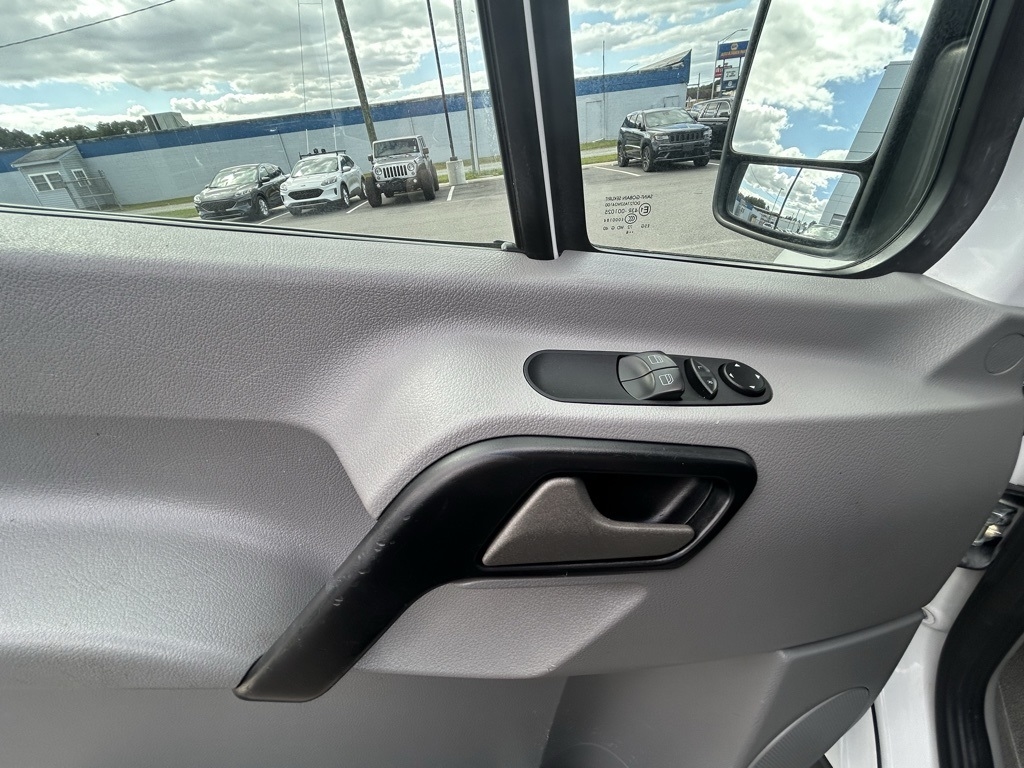 Mercedes-Benz Sprinter 2500 Passenger Van 144-in. WB 2016 Mercedes-Benz Sprinter 2500 Passenger Van 144-in. WB 2016