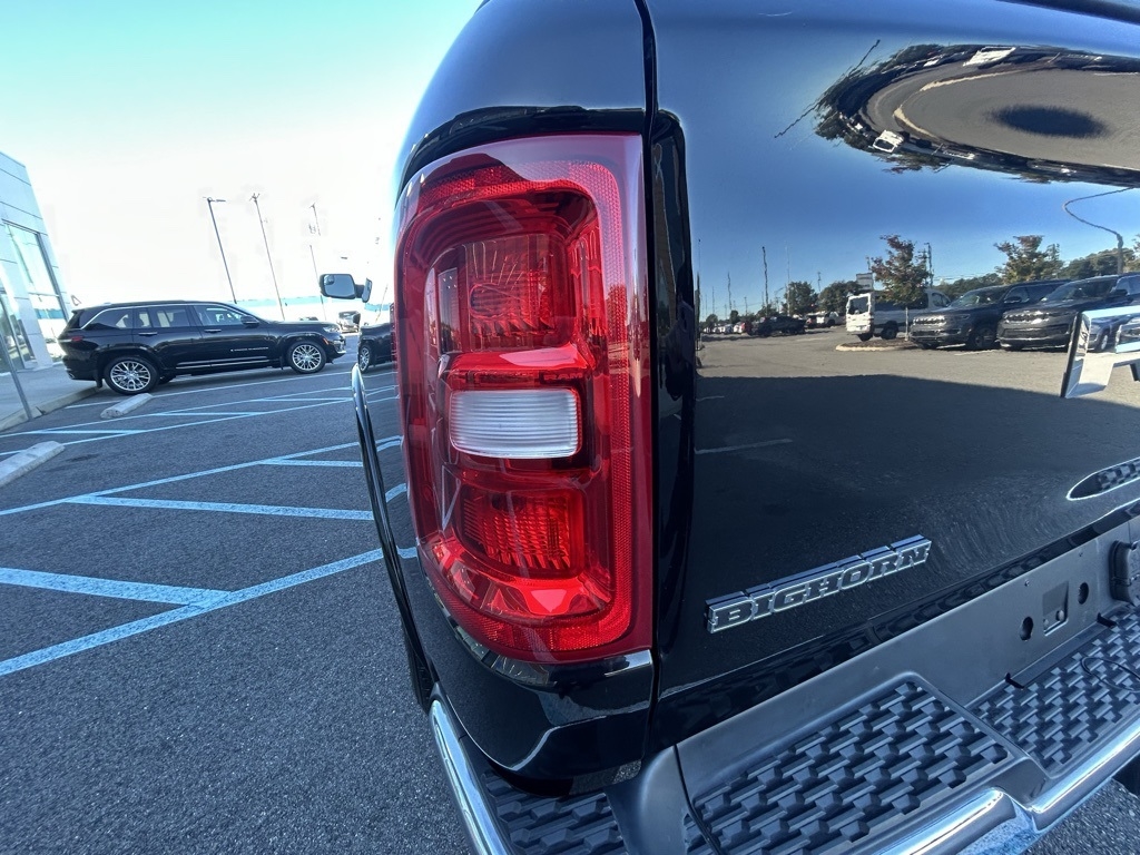 RAM 1500 Big Horn Crew Cab SWB 4WD 2025 RAM 1500 Big Horn Crew Cab SWB 4WD 2025