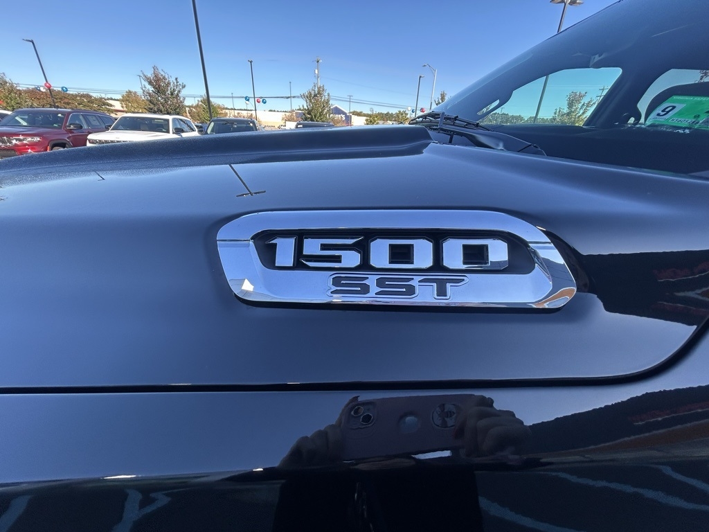 RAM 1500 Big Horn Crew Cab SWB 4WD 2025 RAM 1500 Big Horn Crew Cab SWB 4WD 2025