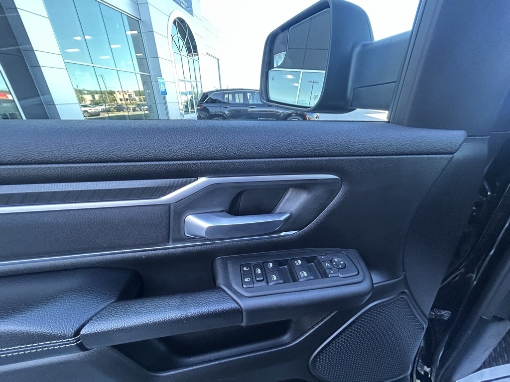 RAM 1500 Big Horn Crew Cab SWB 4WD 2025 RAM 1500 Big Horn Crew Cab SWB 4WD 2025