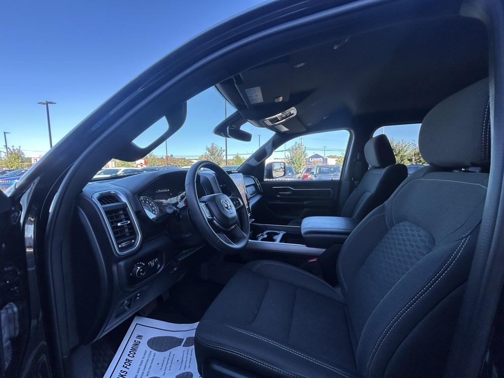 RAM 1500 Big Horn Crew Cab SWB 4WD 2025 RAM 1500 Big Horn Crew Cab SWB 4WD 2025