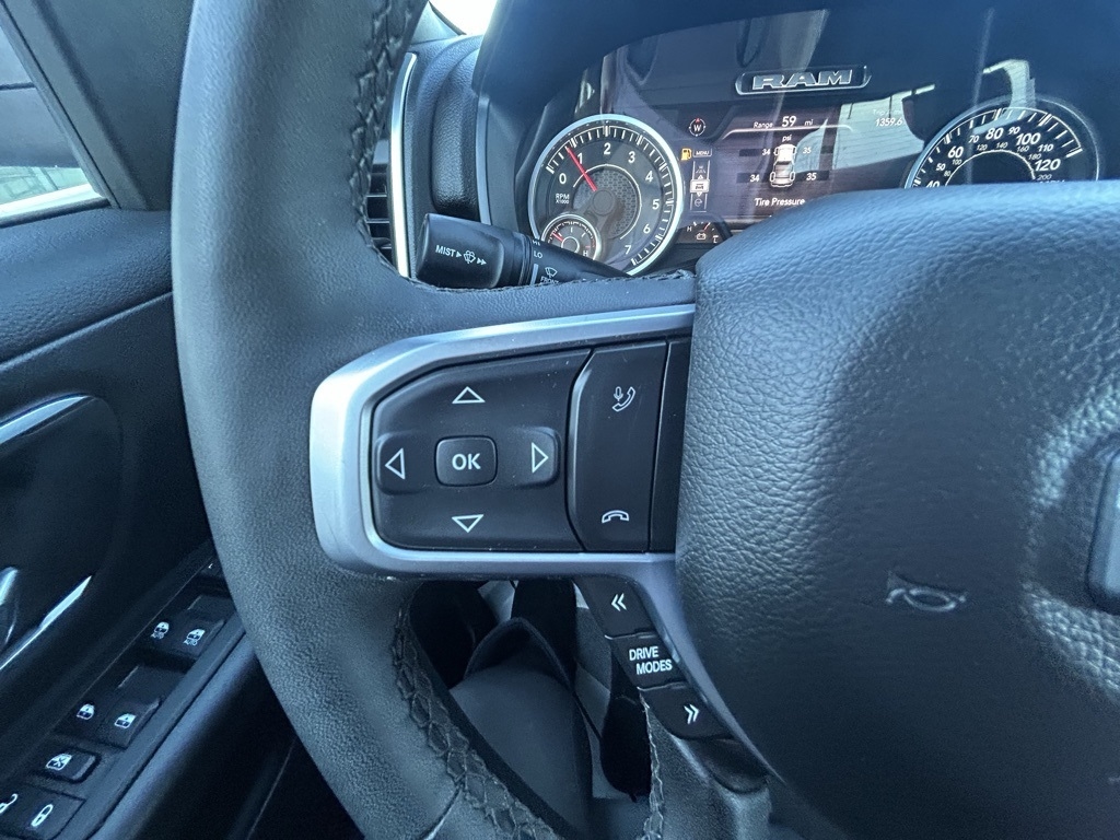 RAM 1500 Big Horn Crew Cab SWB 4WD 2025 RAM 1500 Big Horn Crew Cab SWB 4WD 2025